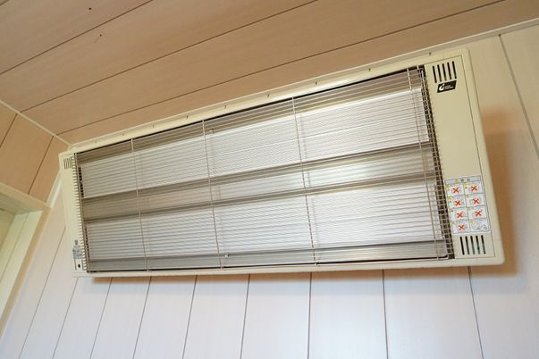 壁掛け型エアコン