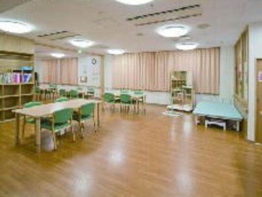 デイケアの広い室内