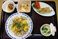 彩り豊かな食事トレー
