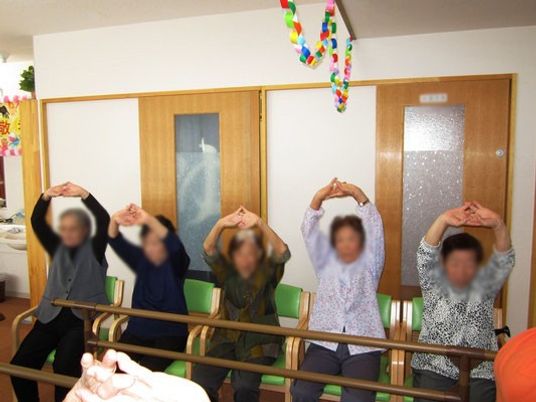 楽しむ高齢者たちの空間