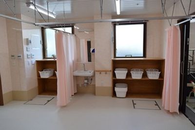 広々とした浴室