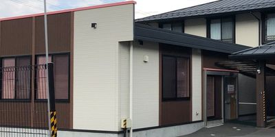 モダンな外観の建物