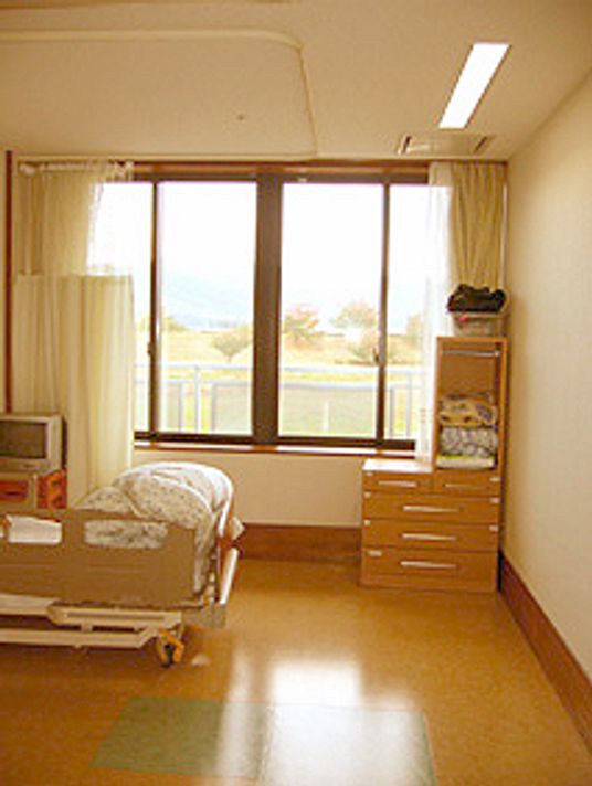 大きな窓の居室