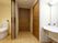 明るいトイレと洗面台