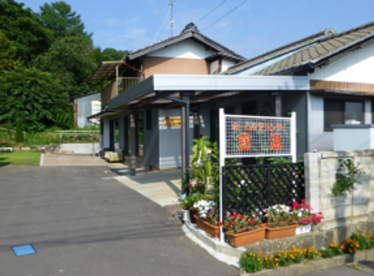 色花壇と外観