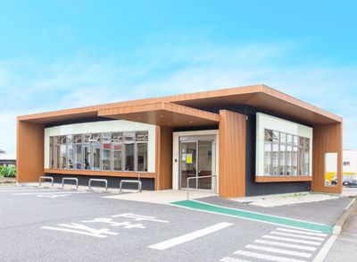 入り口のある建物外観