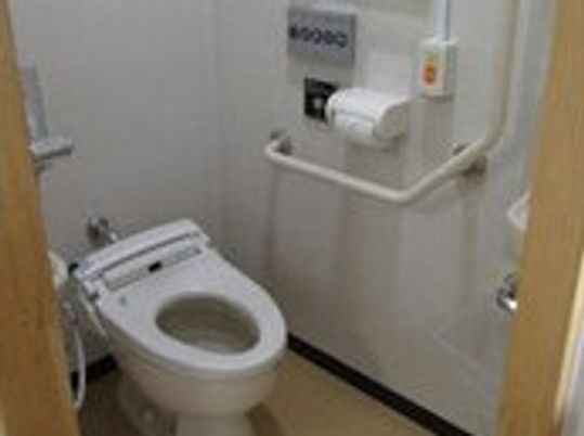 手すり付きトイレ