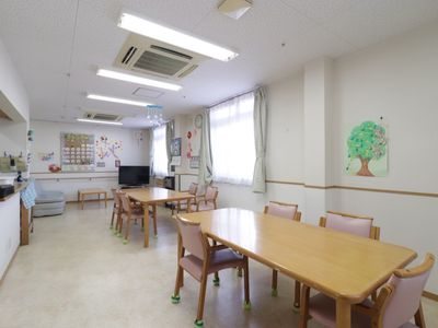 明るい広々とした共有スペース