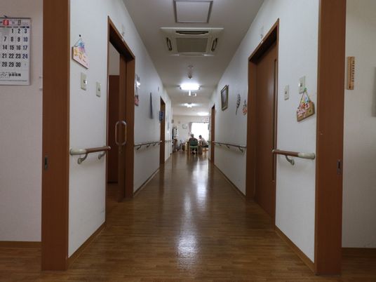 清潔感のある明るい廊下