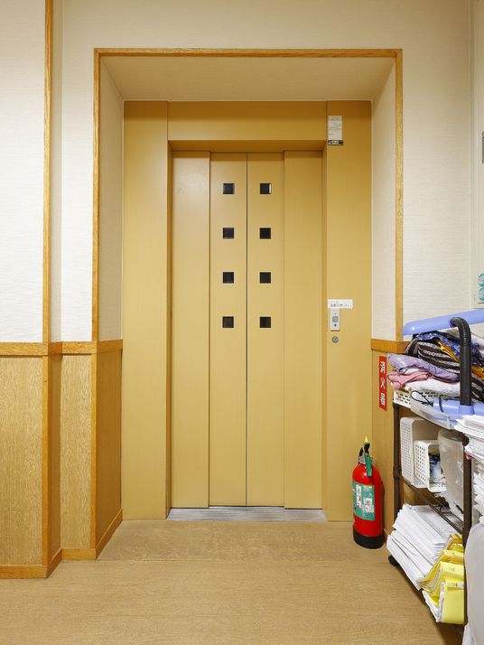 整理棚と物資の部屋