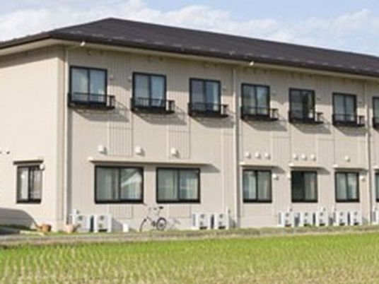 田園風景の建物外観