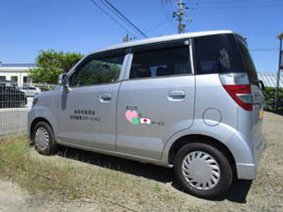施設送迎車の外観