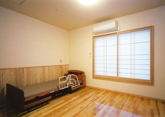 陽が差し込む居室