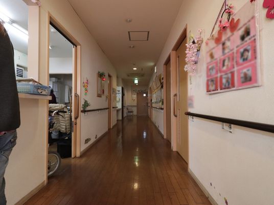 清潔な長い廊下