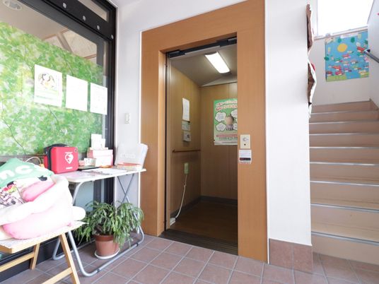 エントランスの入口風景