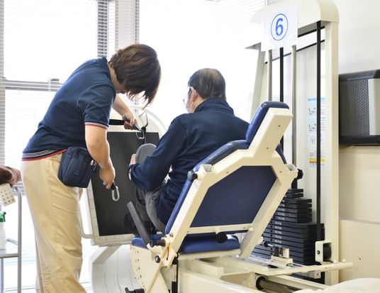 運動機器がある訓練室  