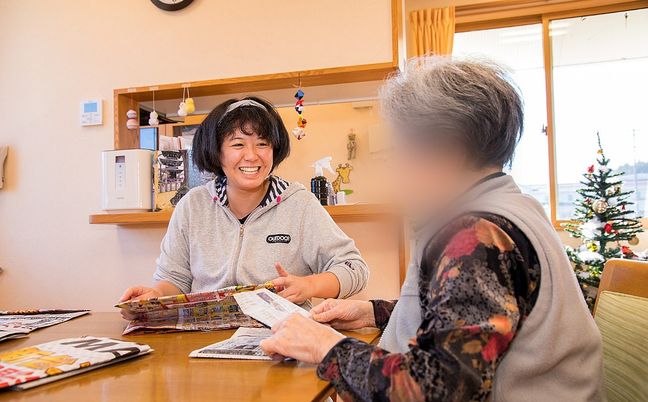 交流する明るい空間