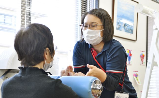 暖かい交流の機能訓練室  