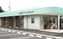 入口が広い建物外観