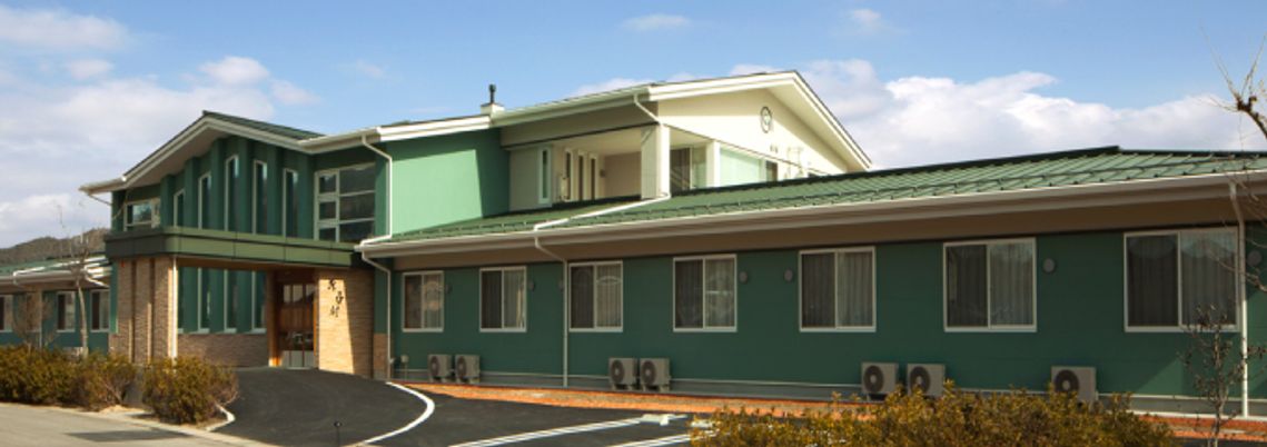 広い建物の外観