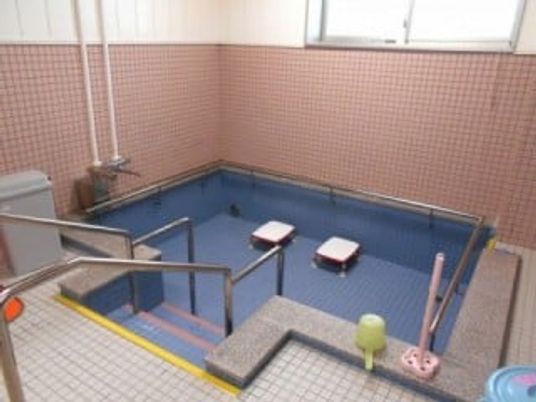 階段付き浴室