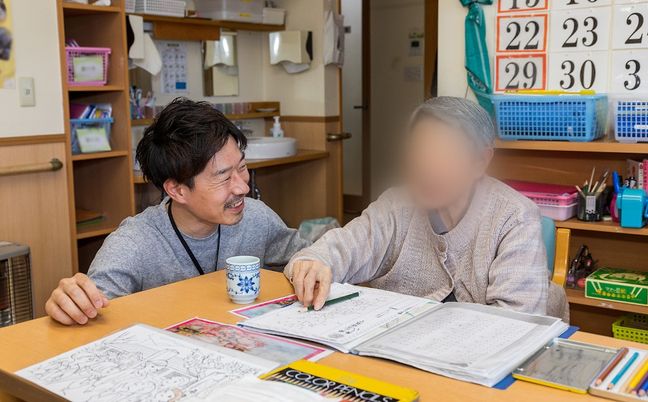 明るい室内のテーブル