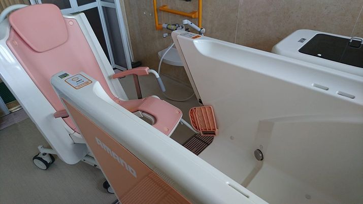 入浴設備の浴室