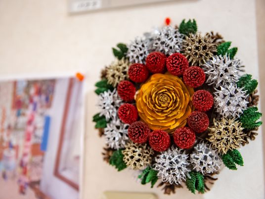 壁掛けの花飾り