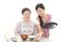 食事介助の暖かいシーン