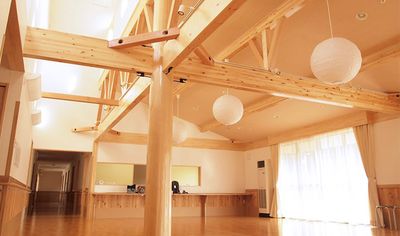 広々とした集いの空間