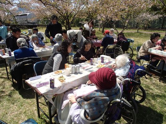 花見の野外行事