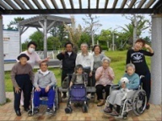 チームワーク抜群のスタッフ画像