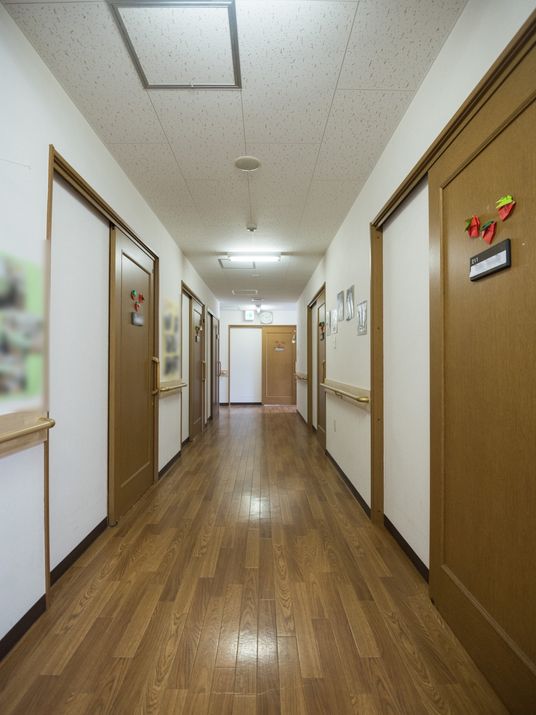 清潔で明るい廊下