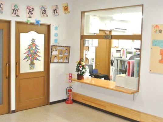 玄関と案内窓口