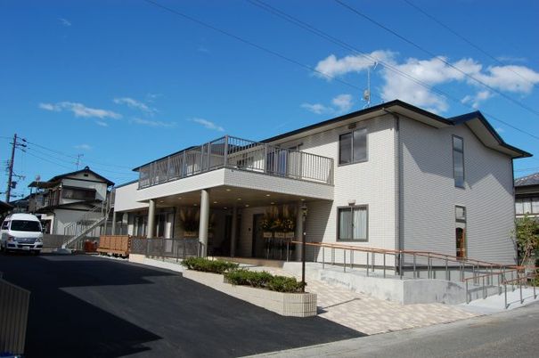 落ち着いた外観