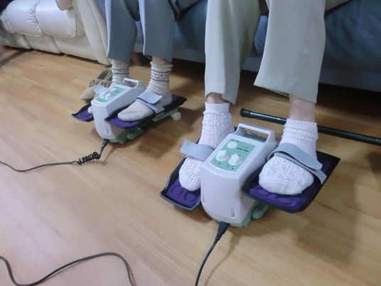 足元を温めている様子