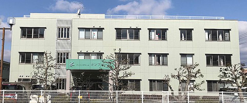 三階建ての外観