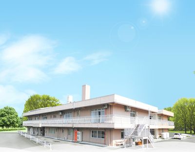 緑に囲まれた建物
