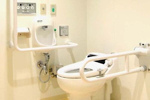 安全な設備のトイレ